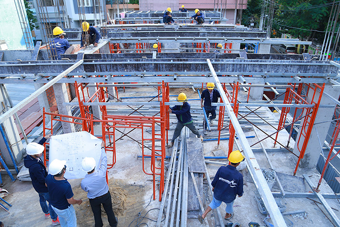 Chọn nhà thầu chuyên nghiệp giúp việc thi công công trình được thuận lợi