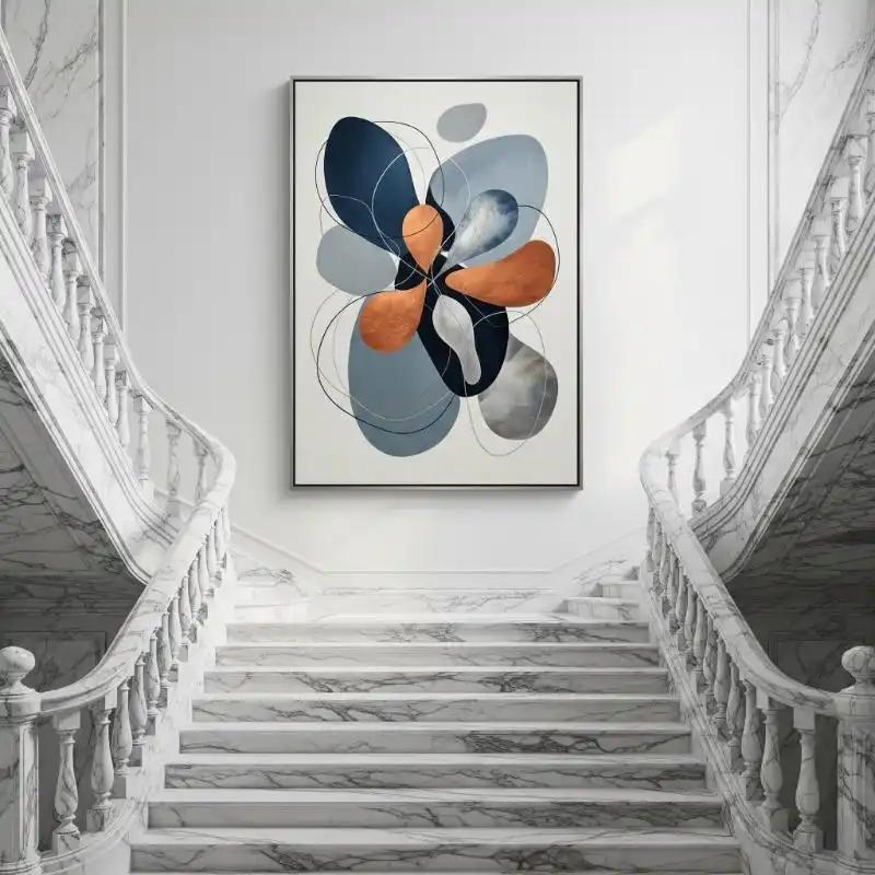 Tranh dọc khổ lớn là giải pháp kiến trúc thông minh để kết nối không gian và xóa bỏ sự trống trải của mảng tường cao