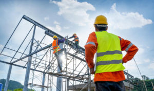 Quá trình thi công xây dựng, lắp đặt thiết bị máy móc bao gồm rất nhiều công đoạn từ đơn giản đến phức tạp.